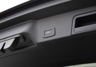 Подержанный автомобиль Land Rover Range Rover Evoque 2024 года (39 фото)