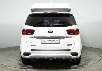 Подержанный автомобиль Kia Carnival 2019 года (6 фото)