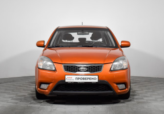 Подержанный автомобиль Kia Rio Hatchback 2011 года (2 фото)