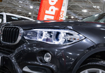 Подержанный автомобиль BMW X6 2016 года (3 фото)
