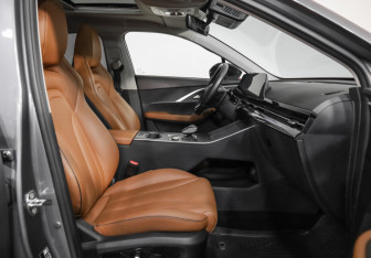 Подержанный автомобиль Omoda C5 2022 года (28 фото)