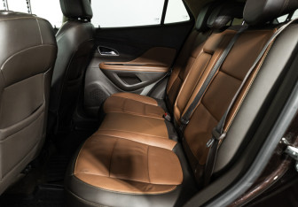 Подержанный автомобиль Opel Mokka 2015 года (10 фото)