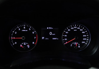 Подержанный автомобиль Kia Cerato Sedan 2020 года (12 фото)