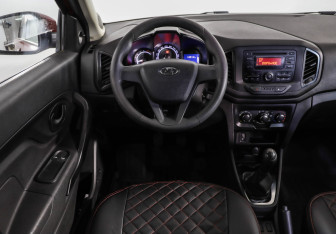 Подержанный автомобиль LADA (ВАЗ) XRAY 2017 года (11 фото)