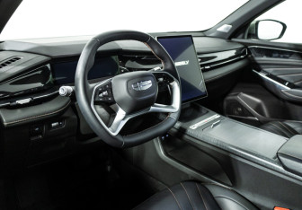 Подержанный автомобиль Geely Preface 2024 года (11 фото)