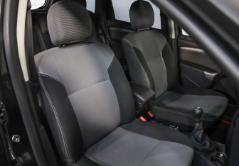 Подержанный автомобиль Renault Duster 2014 года (20 фото)