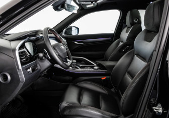 Подержанный автомобиль Geely Tugella 2023 года (25 фото)