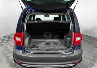 Подержанный автомобиль Skoda Yeti 2010 года (18 фото)