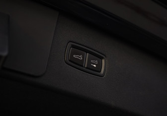 Подержанный автомобиль Porsche Cayenne 2018 года (39 фото)