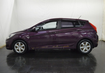 Подержанный автомобиль Hyundai Solaris Hatchback 2011 года (8 фото)