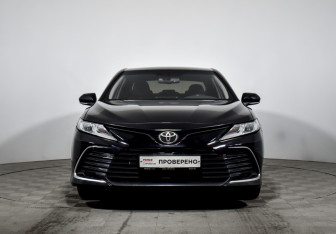 Подержанный автомобиль Toyota Camry Sedan 2021 года (2 фото)