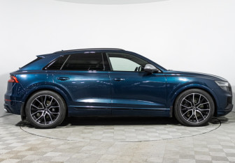 Подержанный автомобиль Audi SQ8 2021 года (4 фото)