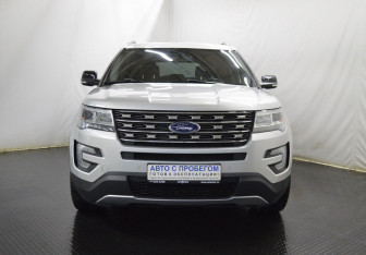 Подержанный автомобиль Ford Explorer 2017 года (2 фото)