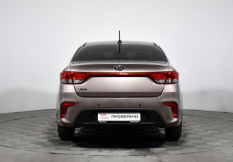 Подержанный автомобиль Kia Rio Sedan 2019 года (6 фото)