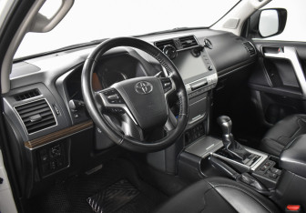 Подержанный автомобиль Toyota Land Cruiser Prado 2021 года (9 фото)