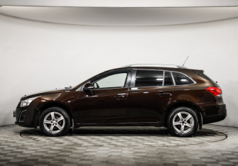 Подержанный автомобиль Chevrolet Cruze Wagon 2014 года (8 фото)