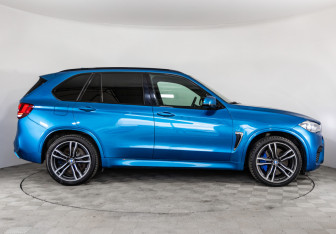 Подержанный автомобиль BMW X5 M 2017 года (3 фото)