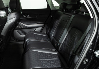 Подержанный автомобиль Changan UNI-K 2022 года (10 фото)