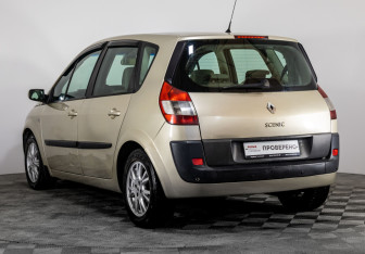 Подержанный автомобиль Renault Scenic 2006 года (7 фото)
