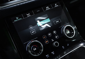 Подержанный автомобиль Land Rover Range Rover Velar 2020 года (33 фото)