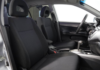 Подержанный автомобиль Mitsubishi Lancer Sedan 2006 года (16 фото)