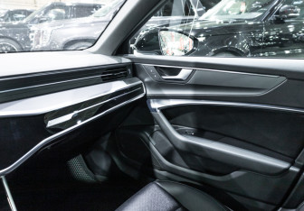 Подержанный автомобиль Audi A6 Wagon 2019 года (23 фото)