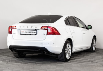 Подержанный автомобиль Volvo S60 2013 года (5 фото)