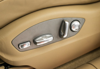 Подержанный автомобиль Porsche Macan 2014 года (16 фото)