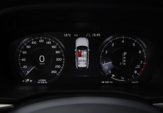 Подержанный автомобиль Volvo XC60 2020 года (14 фото)