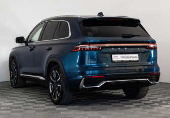 Подержанный автомобиль Geely Monjaro 2021 года (9 фото)