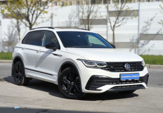 Подержанный автомобиль Volkswagen Tiguan 2021 года (10 фото)