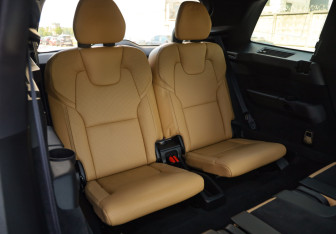 Подержанный автомобиль Volvo XC90 2020 года (35 фото)