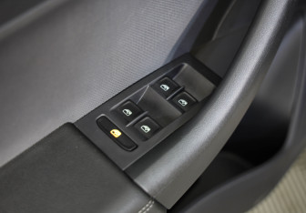 Подержанный автомобиль Skoda Rapid Liftback 2018 года (16 фото)