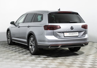 Подержанный автомобиль Volkswagen Passat Wagon 2020 года (7 фото)