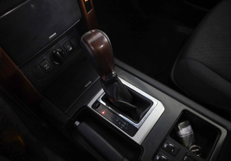Подержанный автомобиль Toyota Land Cruiser Prado 2014 года (12 фото)