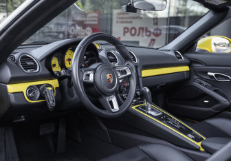 Подержанный автомобиль Porsche Boxster 2020 года (17 фото)