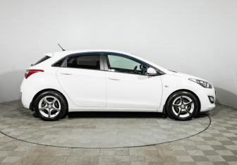 Подержанный автомобиль Hyundai i30 Hatchback 2013 года (4 фото)