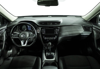 Подержанный автомобиль Nissan X-Trail 2021 года (13 фото)
