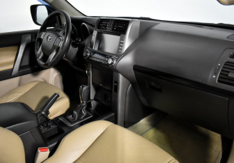 Подержанный автомобиль Toyota Land Cruiser Prado 2011 года (14 фото)