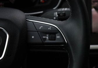 Подержанный автомобиль Audi Q3 2024 года (14 фото)