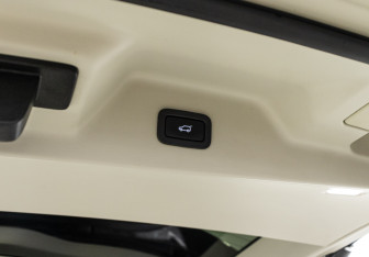 Подержанный автомобиль Land Rover Range Rover 2015 года (31 фото)