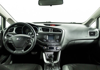 Подержанный автомобиль Kia Ceed Wagon 2014 года (13 фото)