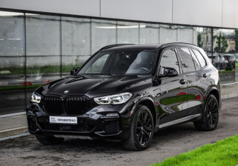 Подержанный автомобиль BMW X5 2020 года (3 фото)