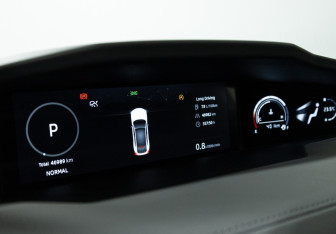 Подержанный автомобиль Changan UNI-V 2023 года (12 фото)