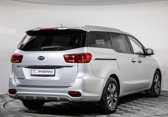 Подержанный автомобиль Kia Carnival 2018 года (5 фото)