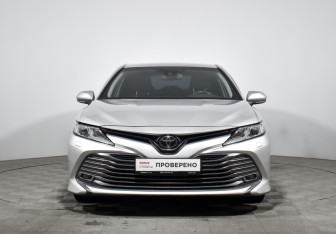 Подержанный автомобиль Toyota Camry Sedan 2020 года (2 фото)