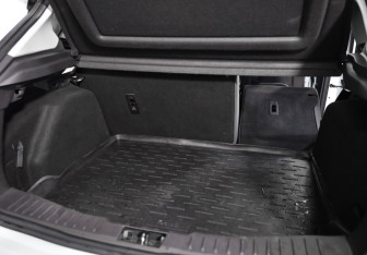 Подержанный автомобиль Ford Focus Hatchback 2018 года (23 фото)