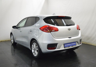 Подержанный автомобиль Kia Ceed Hatchback 2017 года (7 фото)