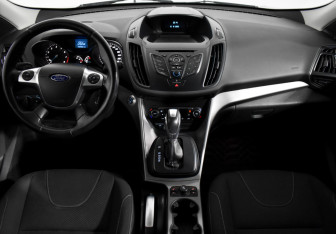 Подержанный автомобиль Ford Kuga 2014 года (19 фото)