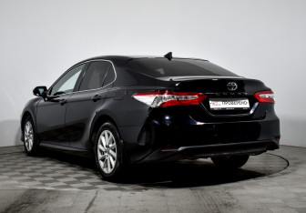 Подержанный автомобиль Toyota Camry Sedan 2021 года (7 фото)